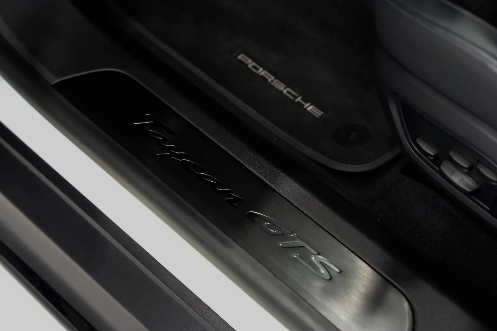 2023 Porsche Taycan GTS, 12/30