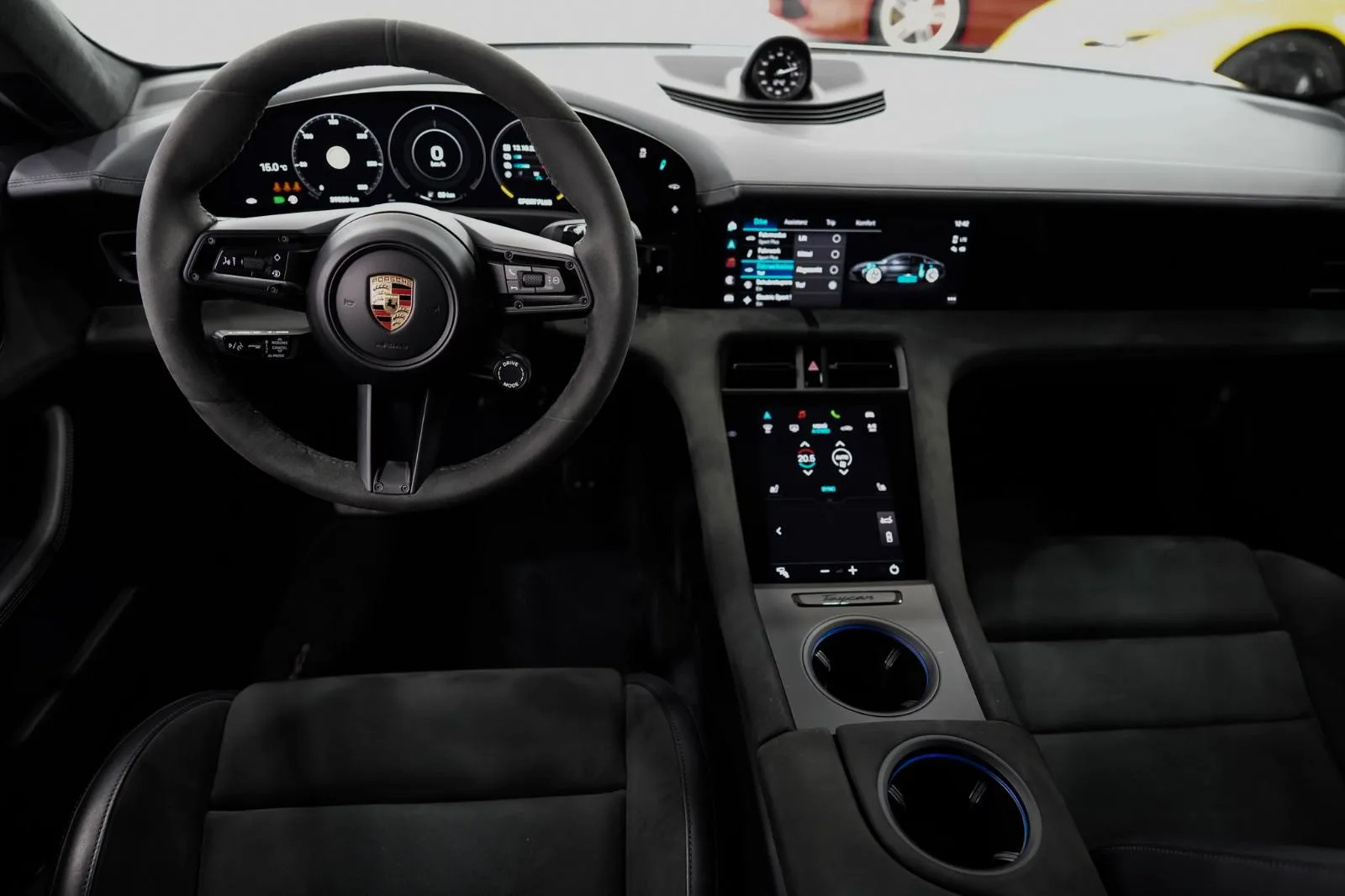 2023 Porsche Taycan GTS, 18/30