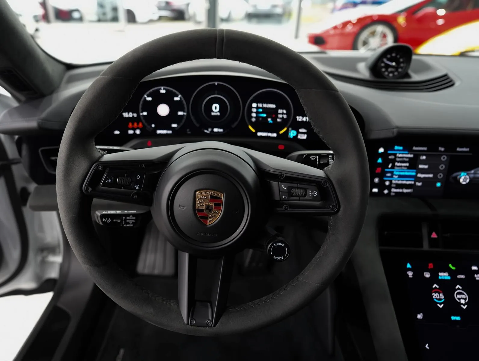 2023 Porsche Taycan GTS, 19/30