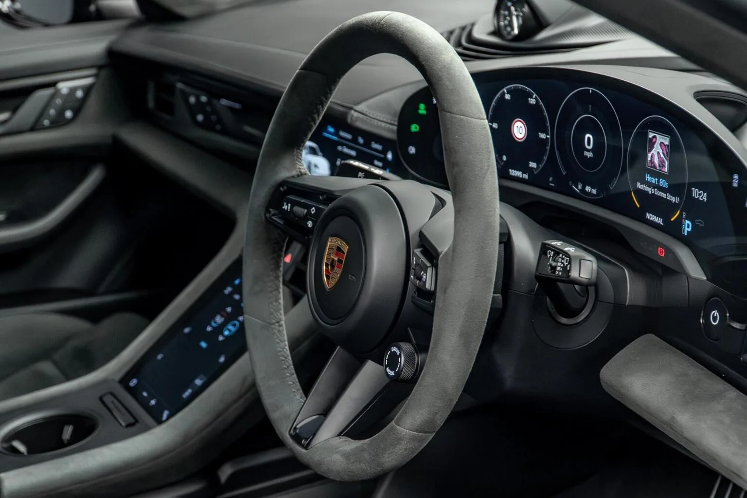 2023 Porsche Taycan GTS Sport Turismo, 27/30