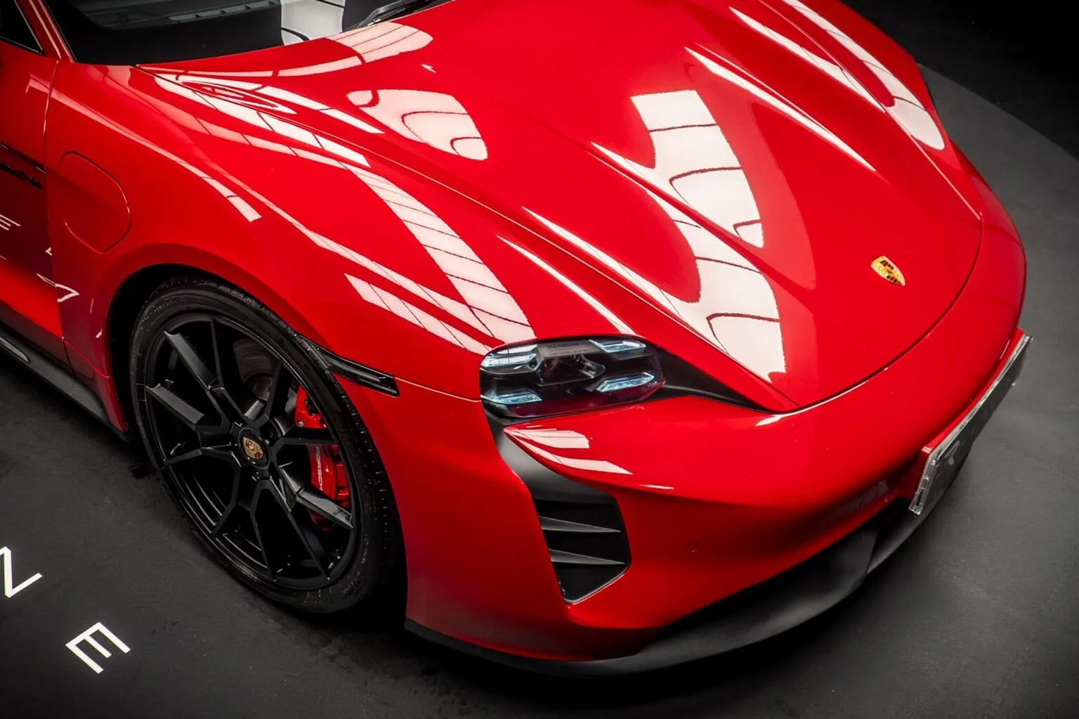 2023 Porsche Taycan GTS Sport Turismo, 10/30