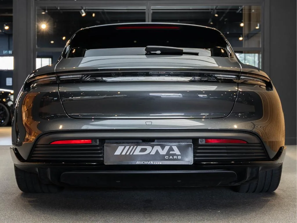 2023 Porsche Taycan Sport Turismo, 4/30
