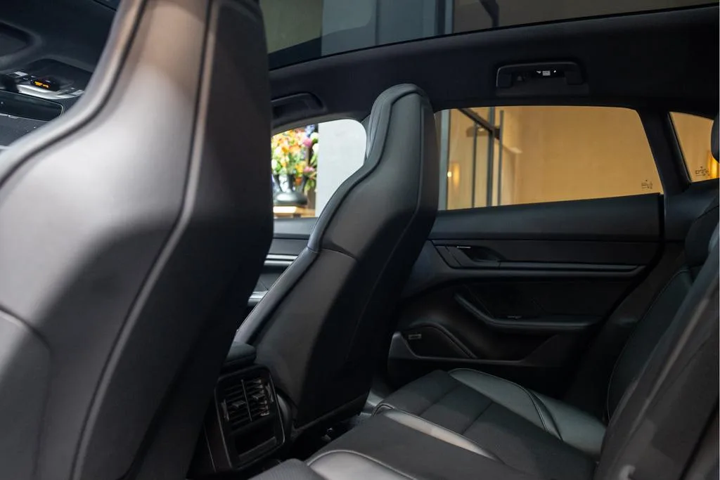2023 Porsche Taycan Sport Turismo, 12/30