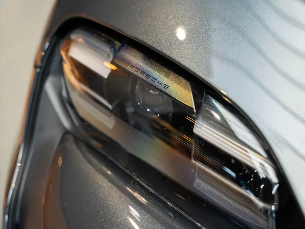 2023 Porsche Taycan Sport Turismo, 16/30