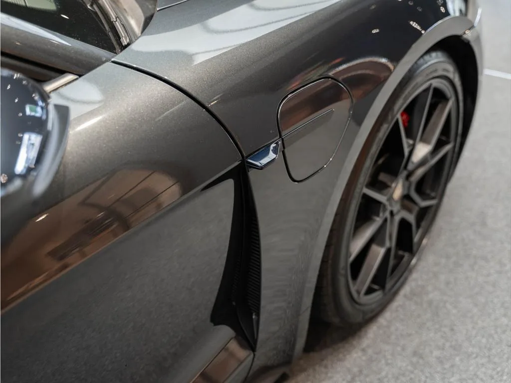 2023 Porsche Taycan Sport Turismo, 19/30