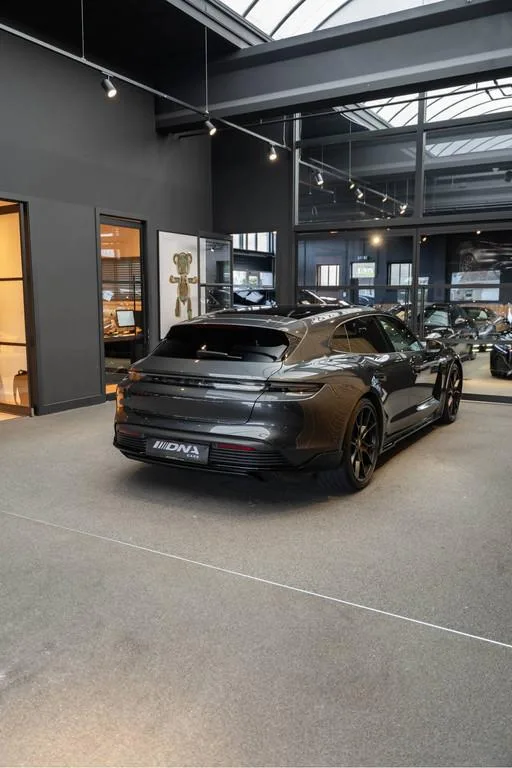 2023 Porsche Taycan Sport Turismo, 22/30