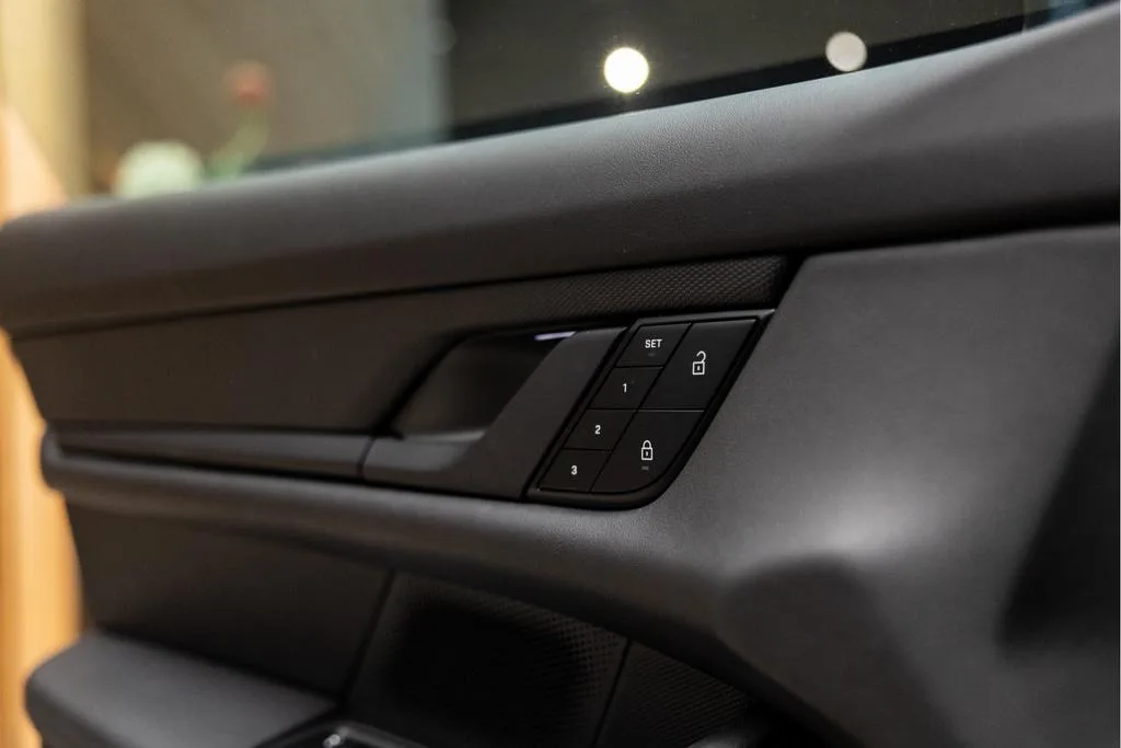 2023 Porsche Taycan Sport Turismo, 29/30