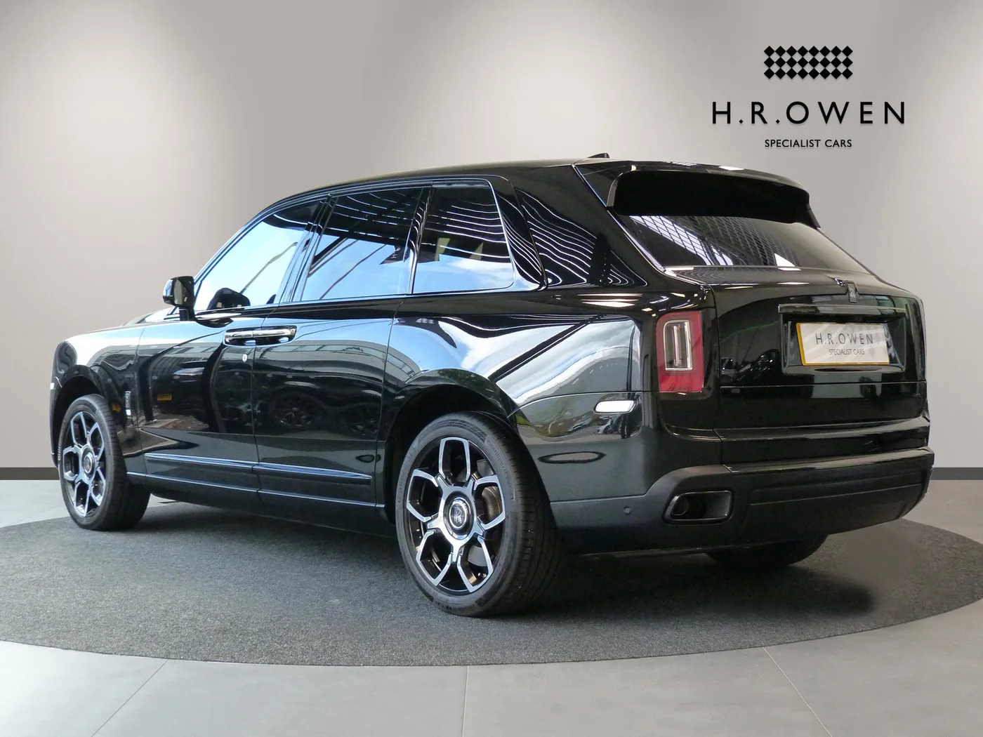 2023 Rolls-Royce Cullinan Black Badge angeboten von einer Vertragshändlergruppe in Cheltenham, Vereinigtes Königreich, Foto 2 von 25