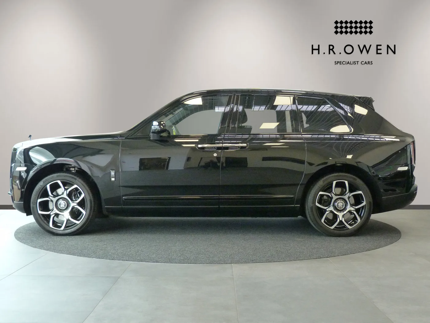 2023 Rolls-Royce Cullinan Black Badge angeboten von einer Vertragshändlergruppe in Cheltenham, Vereinigtes Königreich, Foto 6 von 25
