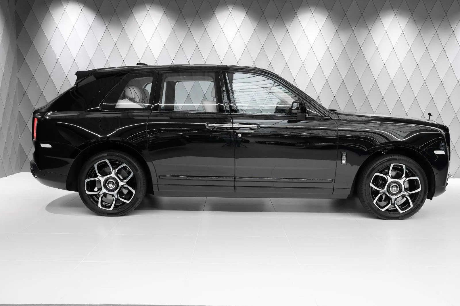 2023 Rolls-Royce Cullinan Black Badge, 3/30