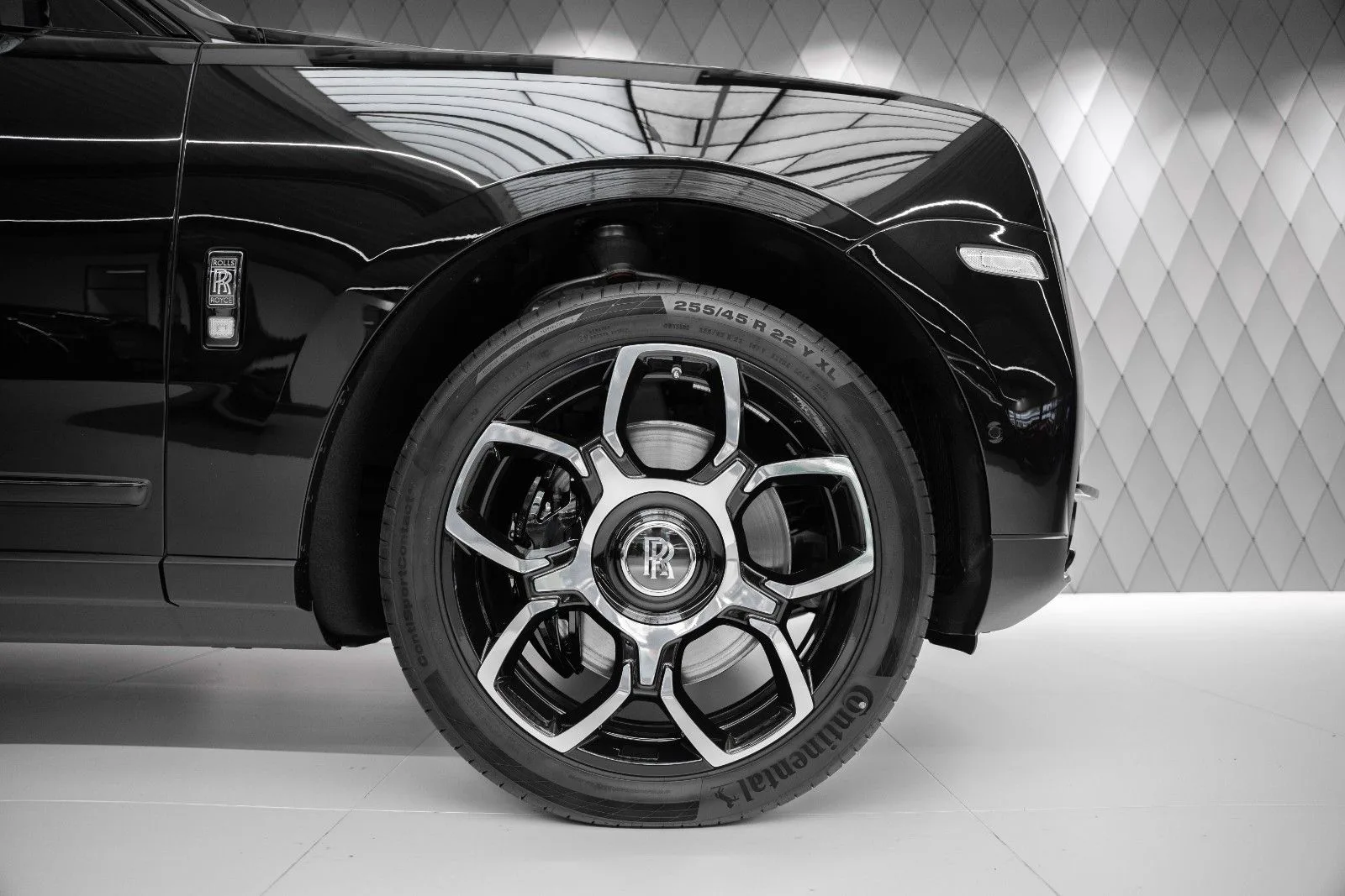 2023 Rolls-Royce Cullinan Black Badge, 7/30