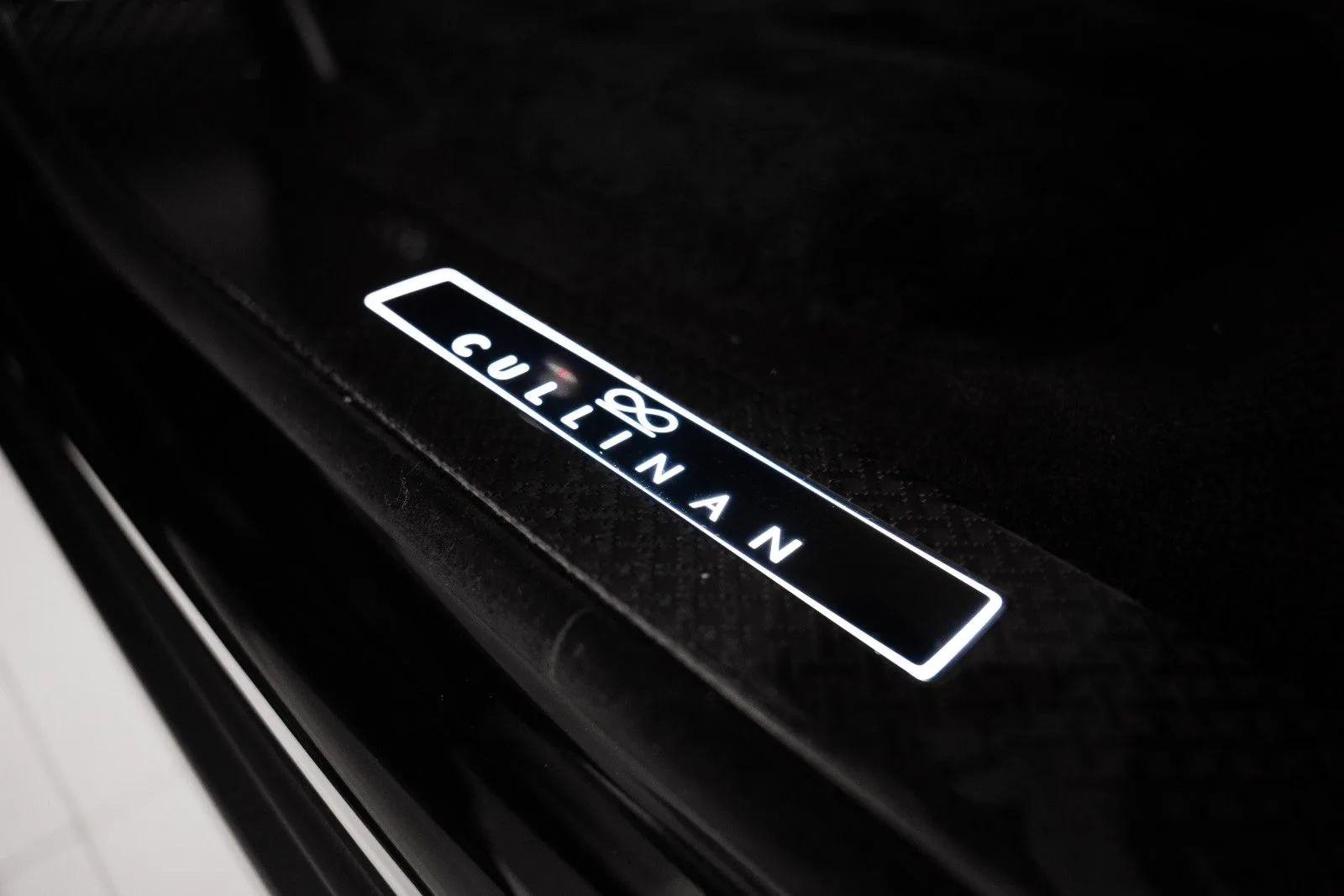 2023 Rolls-Royce Cullinan Black Badge, 29/30
