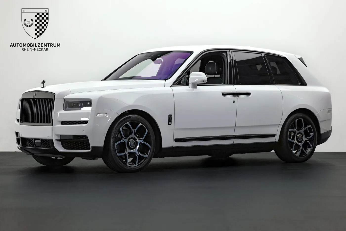 2023 Rolls-Royce Cullinan Black Badge proposée par un spécialiste de la supercar à Viernheim, Allemagne, photo 5 sur 25