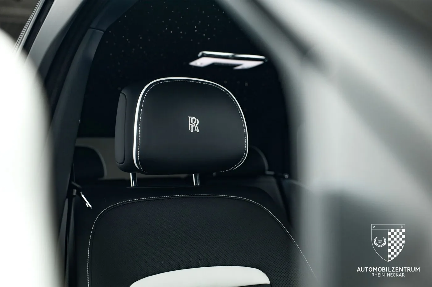 2023 Rolls-Royce Cullinan Black Badge proposée par un spécialiste de la supercar à Viernheim, Allemagne, photo 14 sur 25