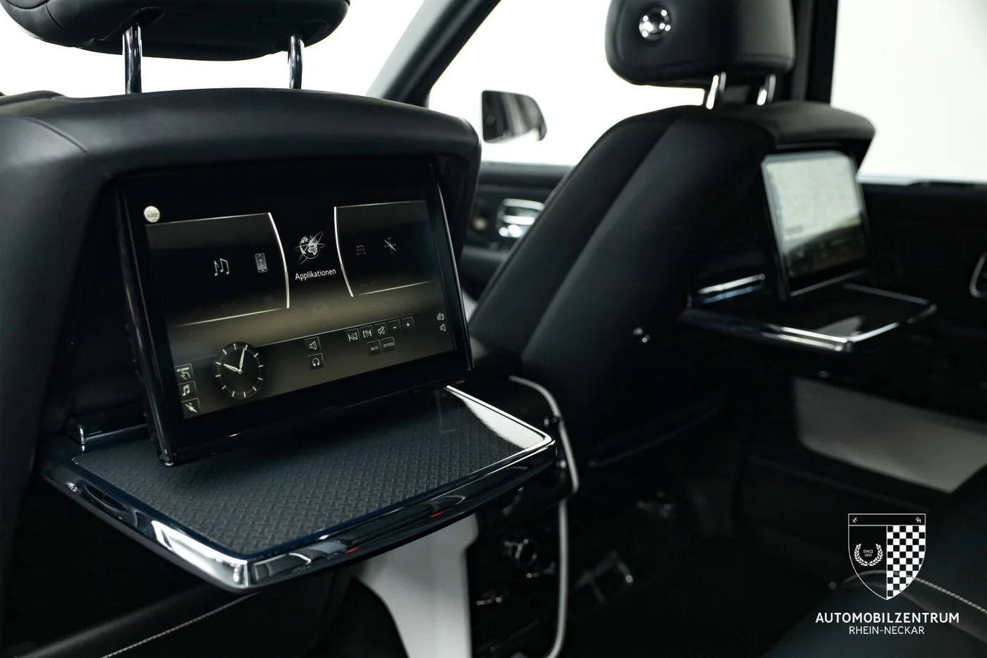 2023 Rolls-Royce Cullinan Black Badge proposée par un spécialiste de la supercar à Viernheim, Allemagne, photo 18 sur 25