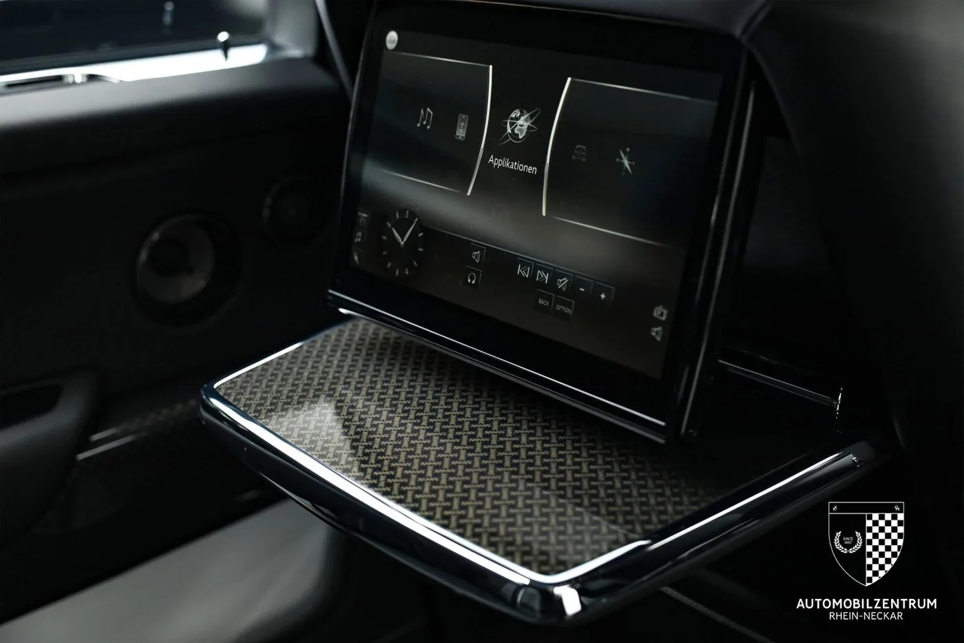 2023 Rolls-Royce Cullinan Black Badge proposée par un spécialiste de la supercar à Viernheim, Allemagne, photo 19 sur 25