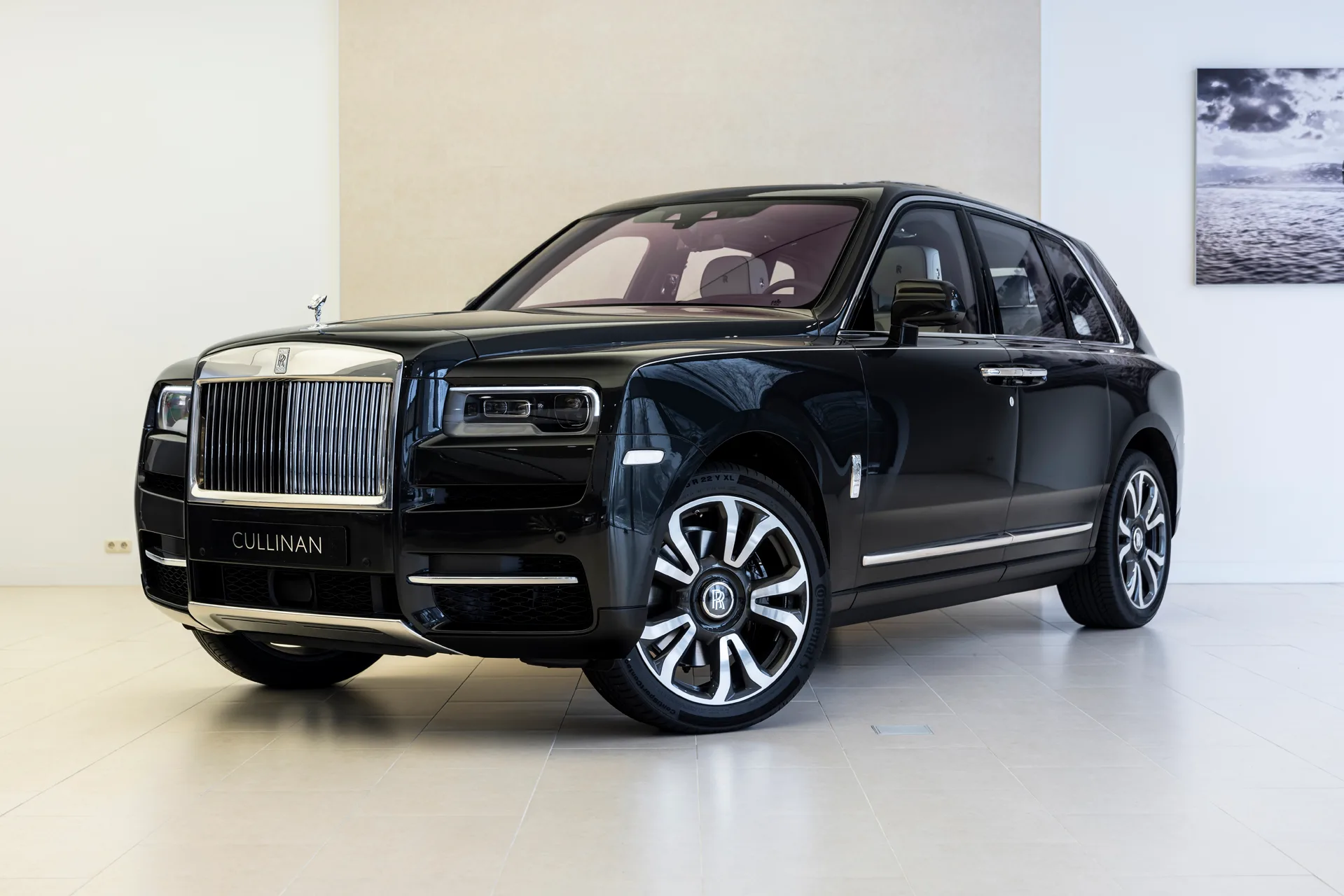 2023 Rolls-Royce Cullinan proposée par un concessionnaire spécialisé à Eindhoven, Pays-Bas, photo principale