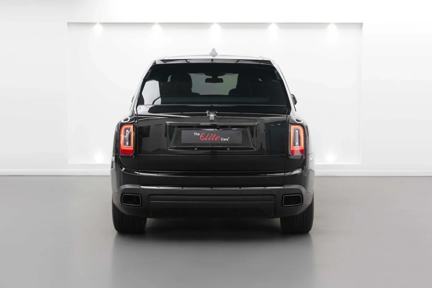 2023 Rolls-Royce Cullinan Black Badge angeboten von einem Fachhändler in Dubai, Vereinigte Arabische Emirate, Foto 4 von 10