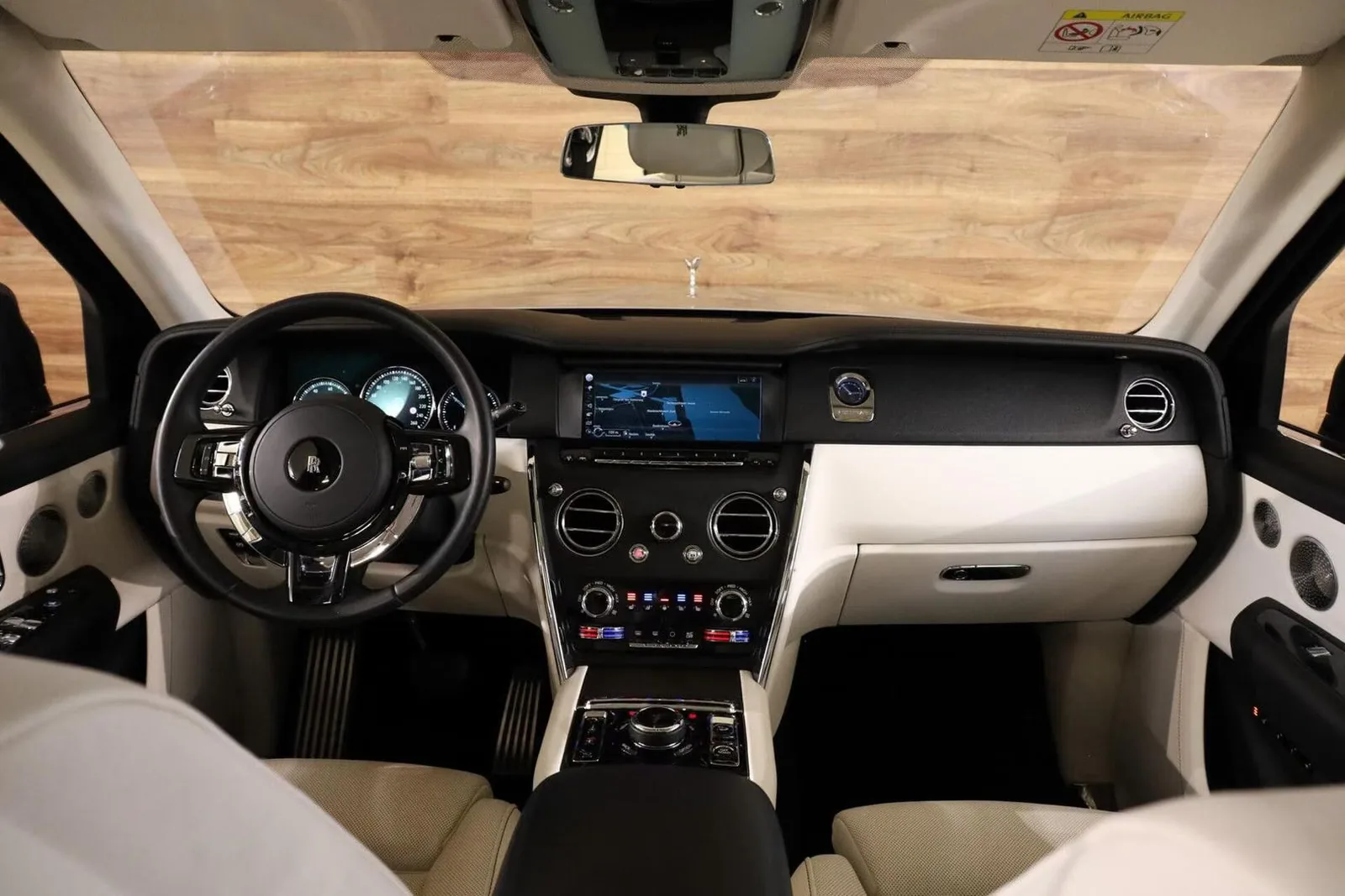 2023 Rolls-Royce Cullinan, 3/30