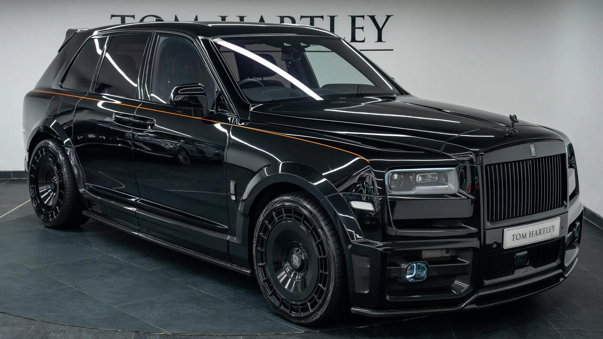 2023 Rolls-Royce Cullinan proposée par un concessionnaire spécialisé à Swadlincote, Royaume-Uni, photo principale