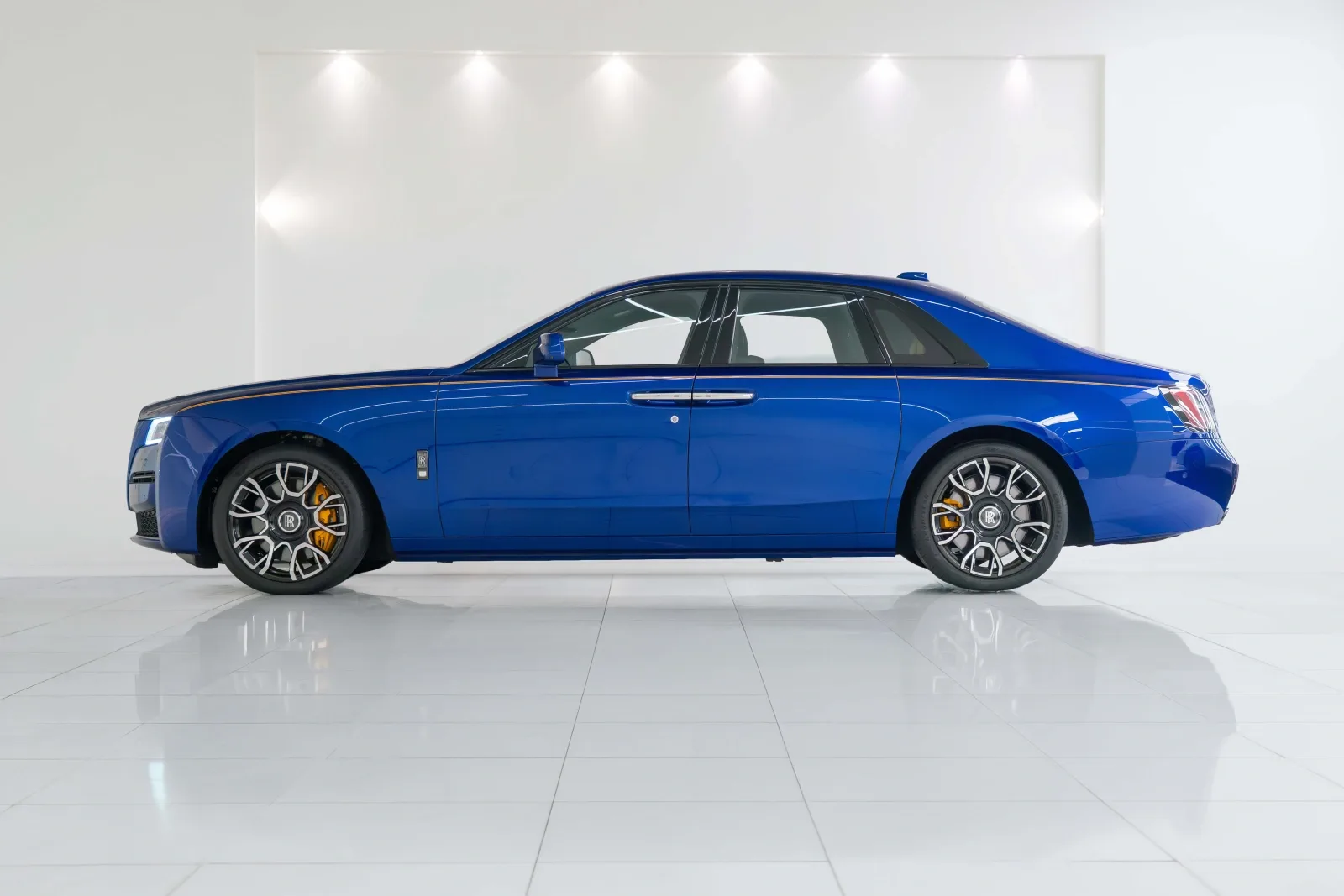 2023 Rolls-Royce Ghost Black Badge, 2/19