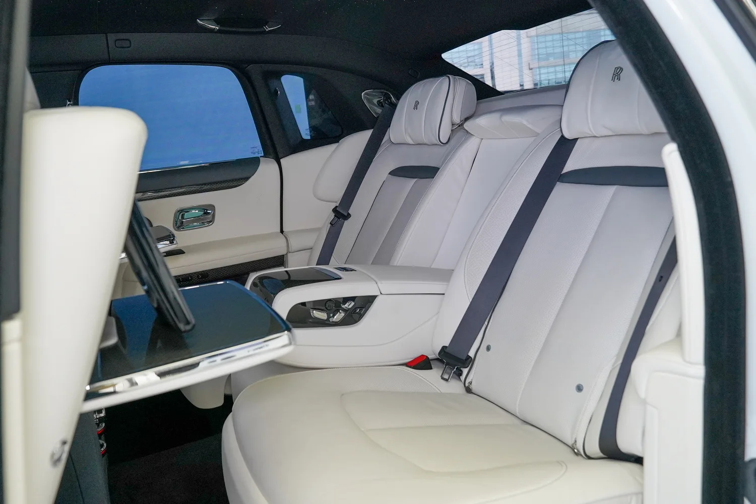 2023 Rolls-Royce Ghost Black Badge, 5/15