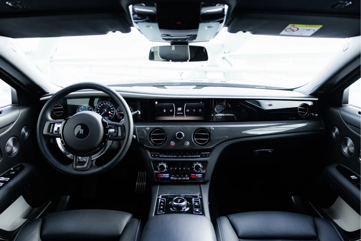 2023 Rolls-Royce Ghost Black Badge proposée par un concessionnaire agréé McLaren et Morgan à Utrecht, Pays-Bas, photo 21 sur 25