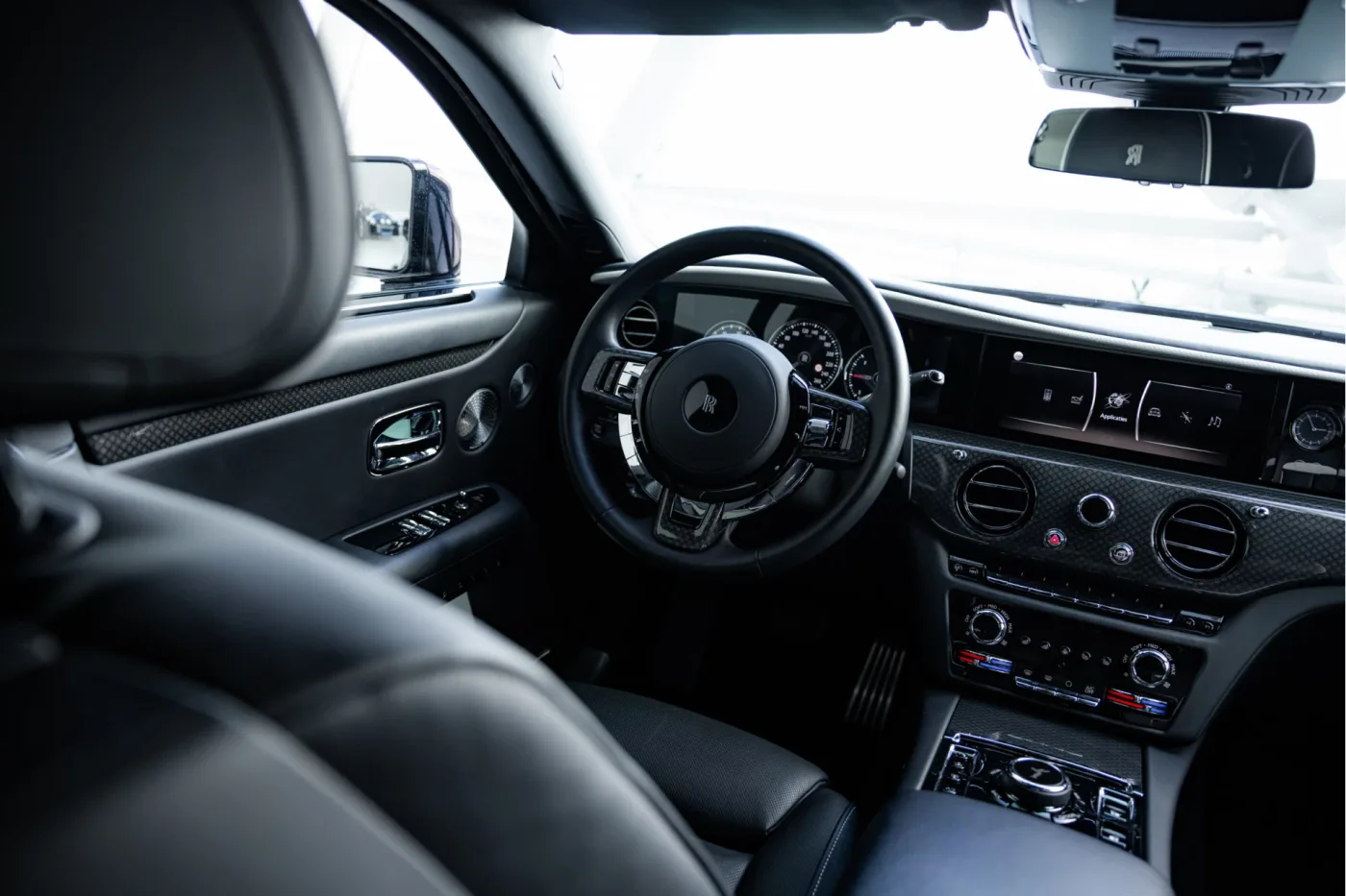 2023 Rolls-Royce Ghost Black Badge proposée par un concessionnaire agréé McLaren et Morgan à Utrecht, Pays-Bas, photo 22 sur 25