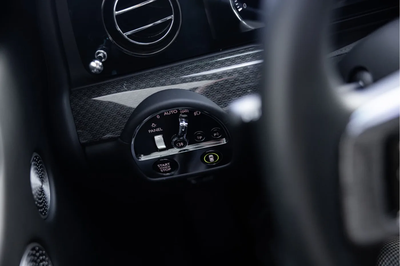 2023 Rolls-Royce Ghost Black Badge proposée par un concessionnaire agréé McLaren et Morgan à Utrecht, Pays-Bas, photo 24 sur 25