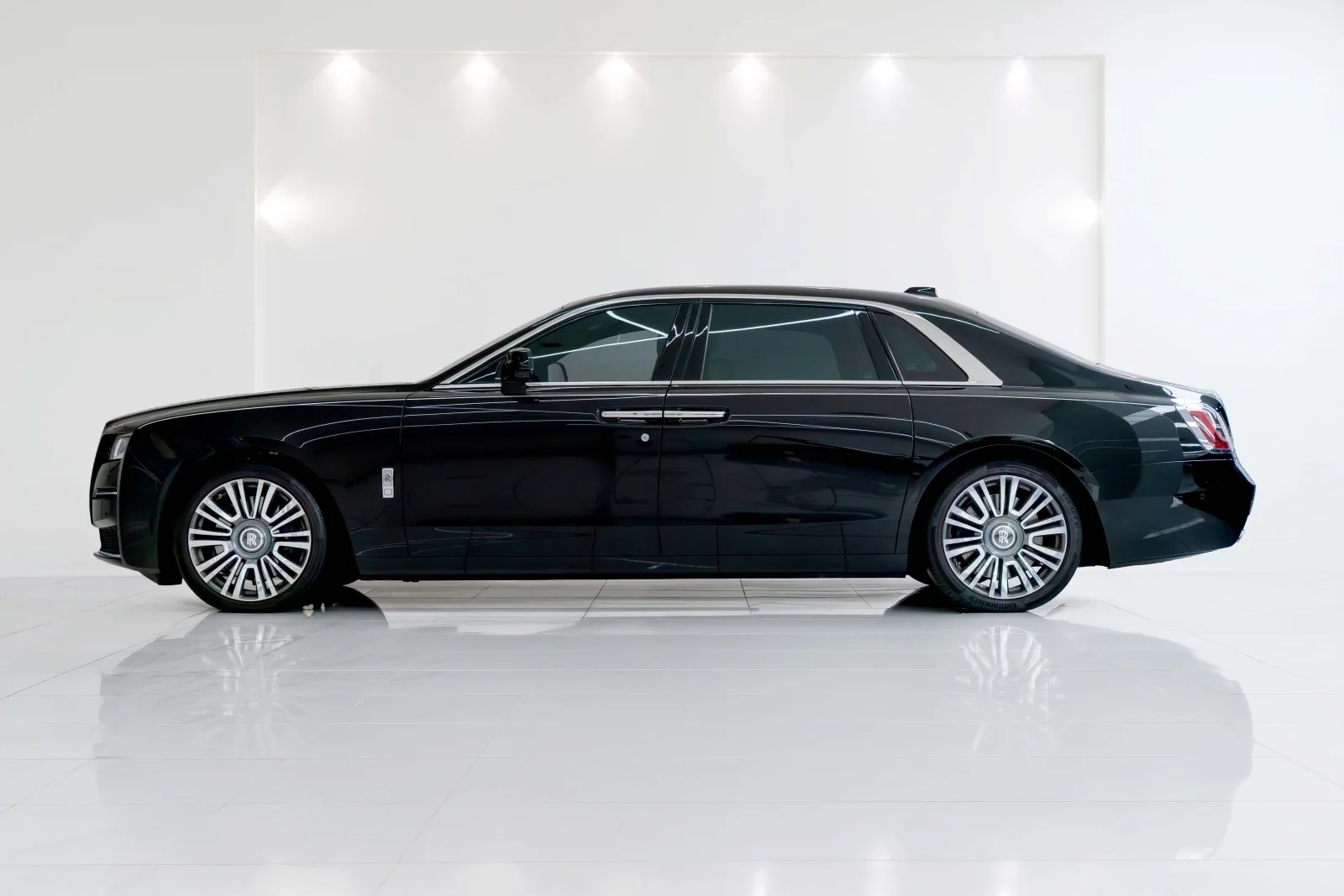 2023 Rolls-Royce Ghost Extended, 2/17