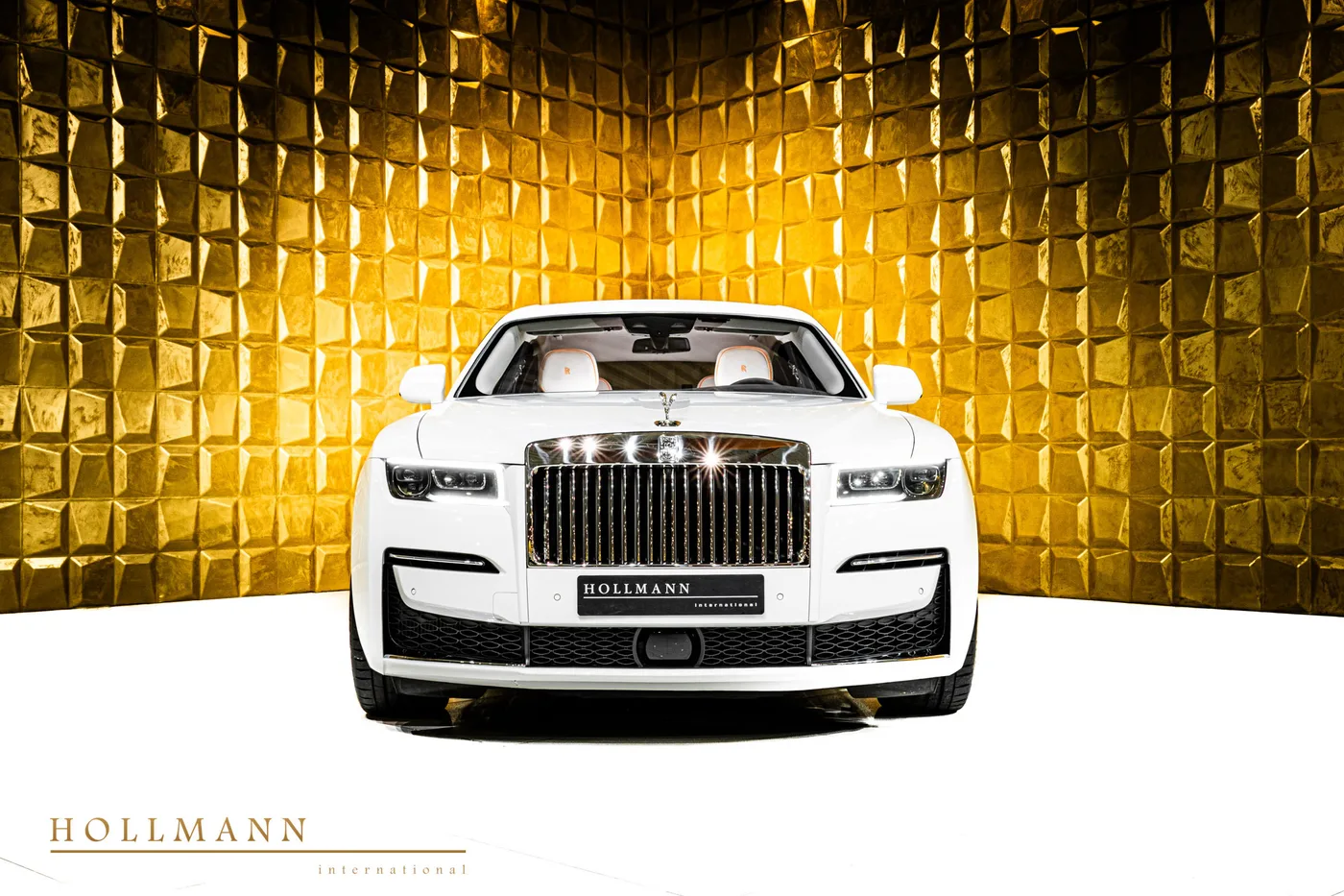 2023 Rolls-Royce Ghost angeboten von einem Fachhändler in Stuhr, Deutschland, Foto 2 von 8