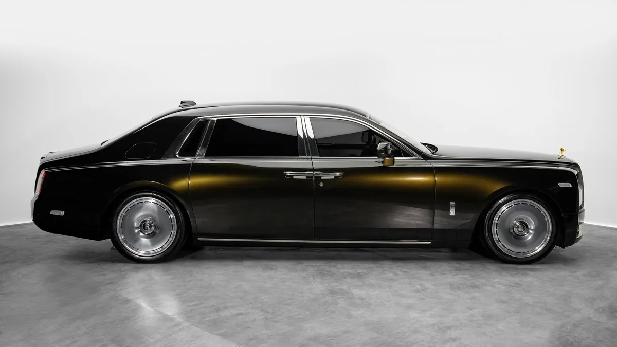 2023 Rolls-Royce Phantom EWB, 3/30