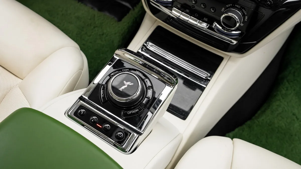 2023 Rolls-Royce Phantom EWB, 24/30