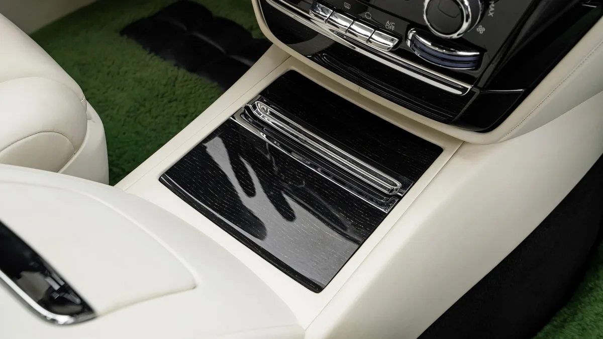 2023 Rolls-Royce Phantom EWB, 25/30