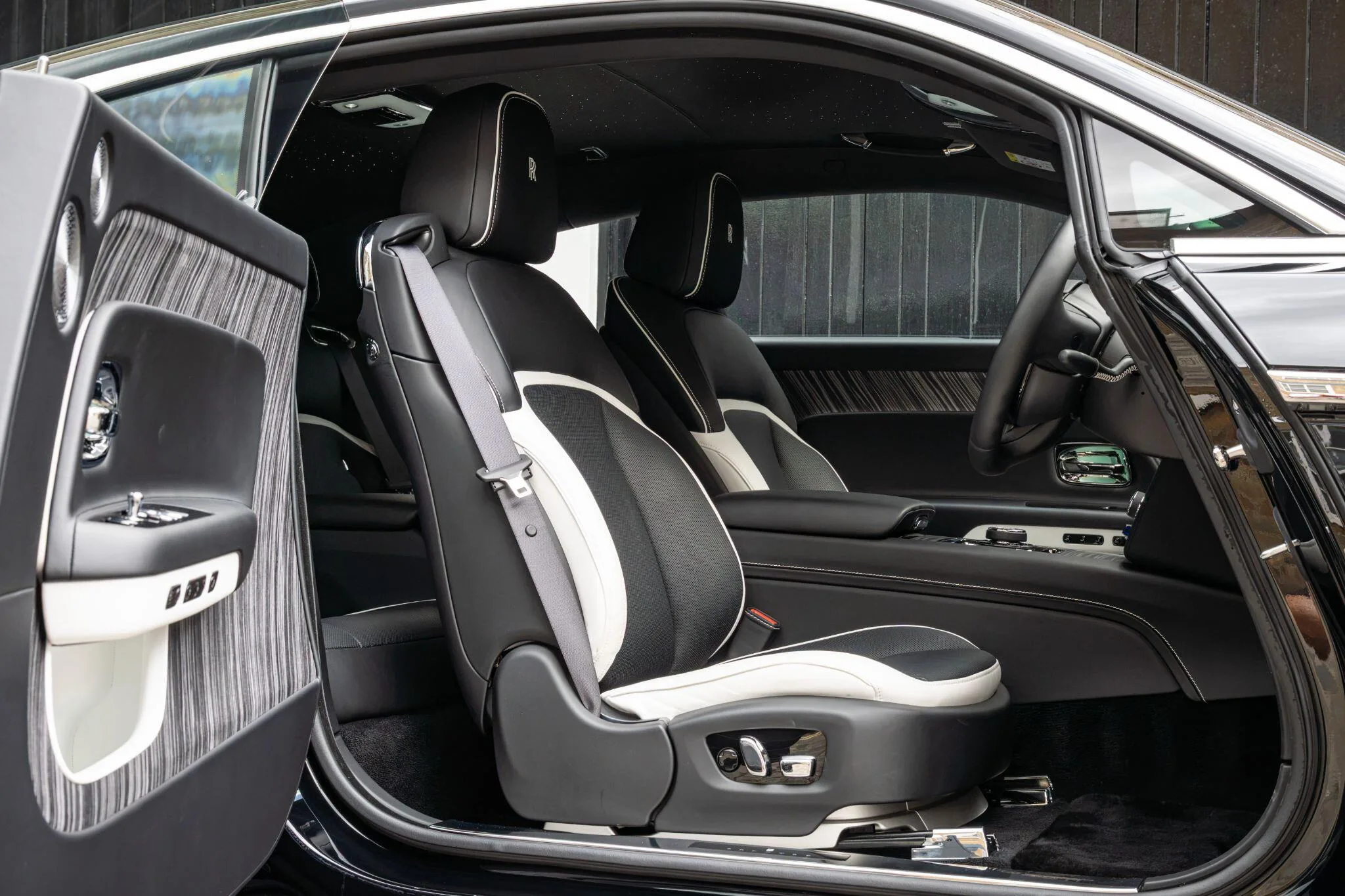 2023 Rolls-Royce Spectre, 27/30