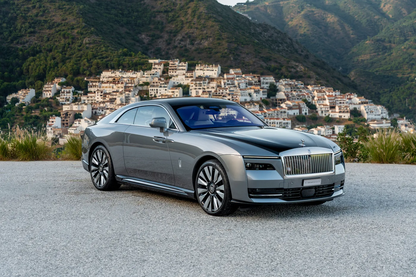 2023 Rolls-Royce Spectre offered by a specialist dealer in Hook Norton, United Kingdom, photo 2 of 15