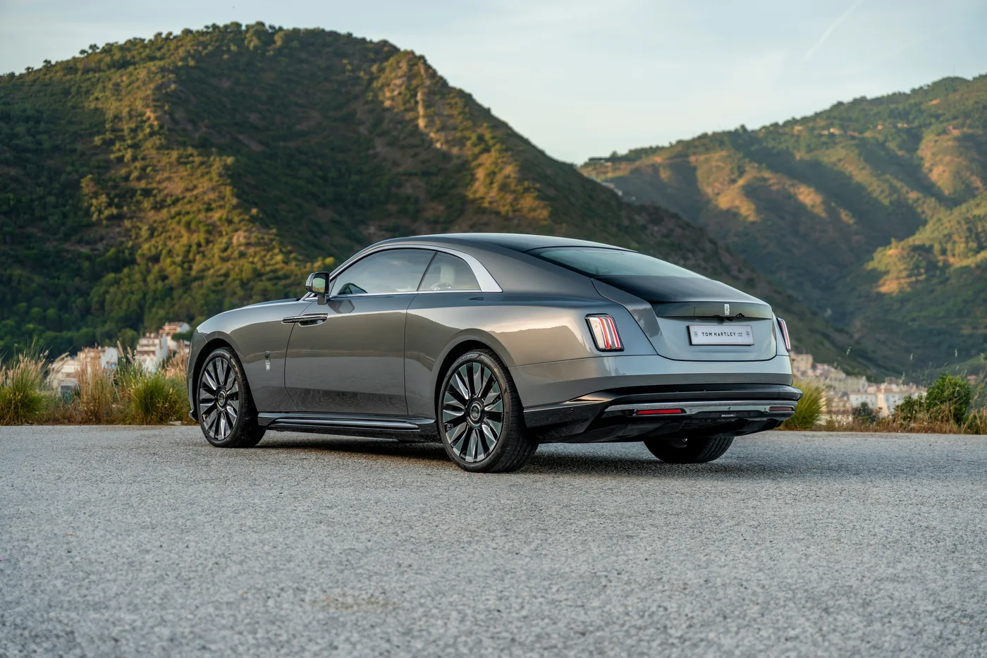 2023 Rolls-Royce Spectre offered by a specialist dealer in Hook Norton, United Kingdom, photo 3 of 15