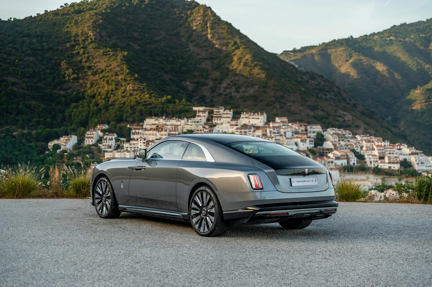 2023 Rolls-Royce Spectre offered by a specialist dealer in Hook Norton, United Kingdom, photo 4 of 15