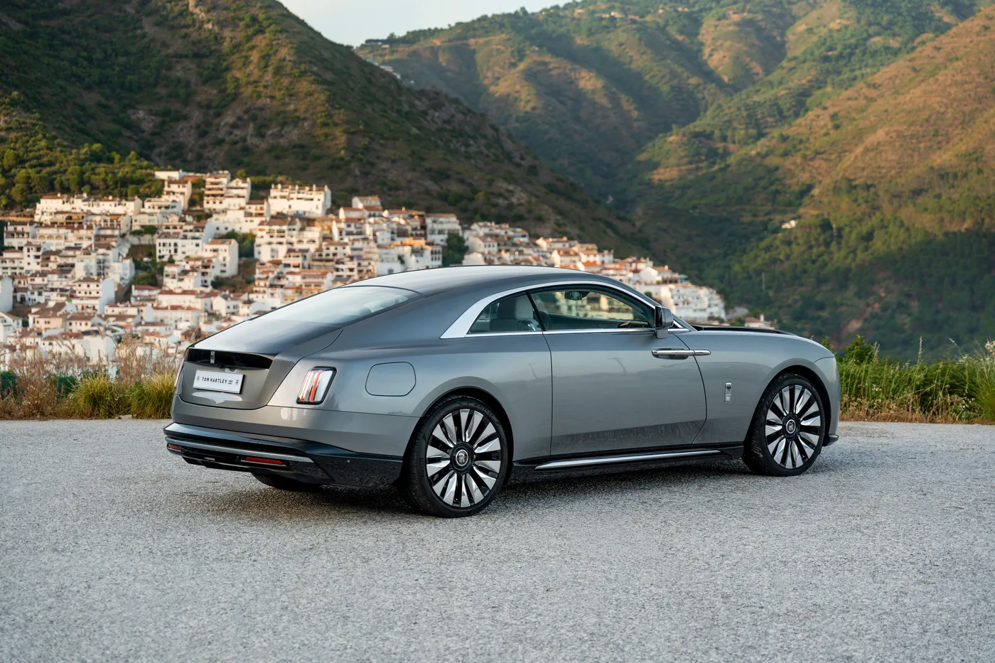 2023 Rolls-Royce Spectre offered by a specialist dealer in Hook Norton, United Kingdom, photo 5 of 15