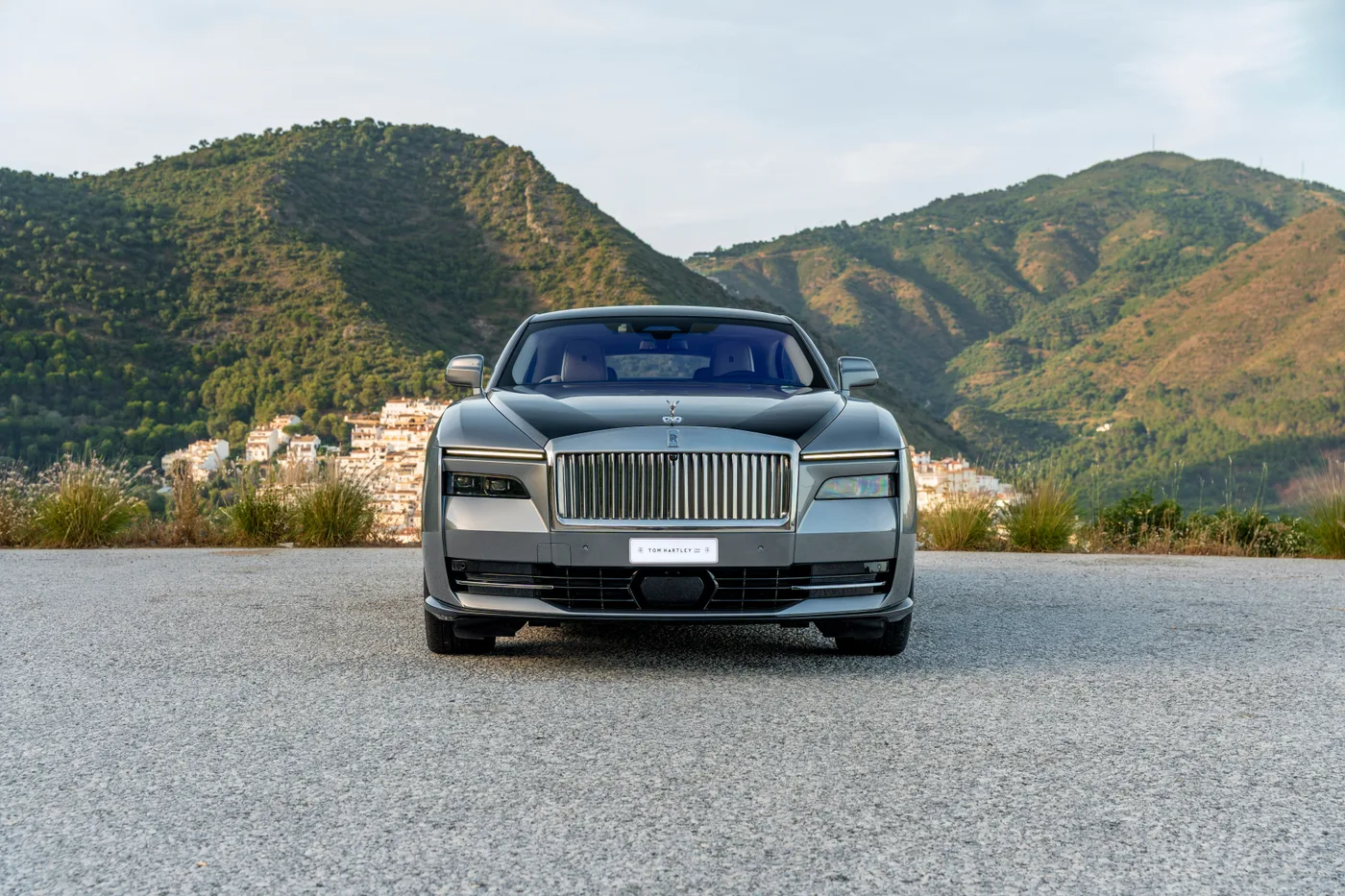 2023 Rolls-Royce Spectre offered by a specialist dealer in Hook Norton, United Kingdom, photo 14 of 15