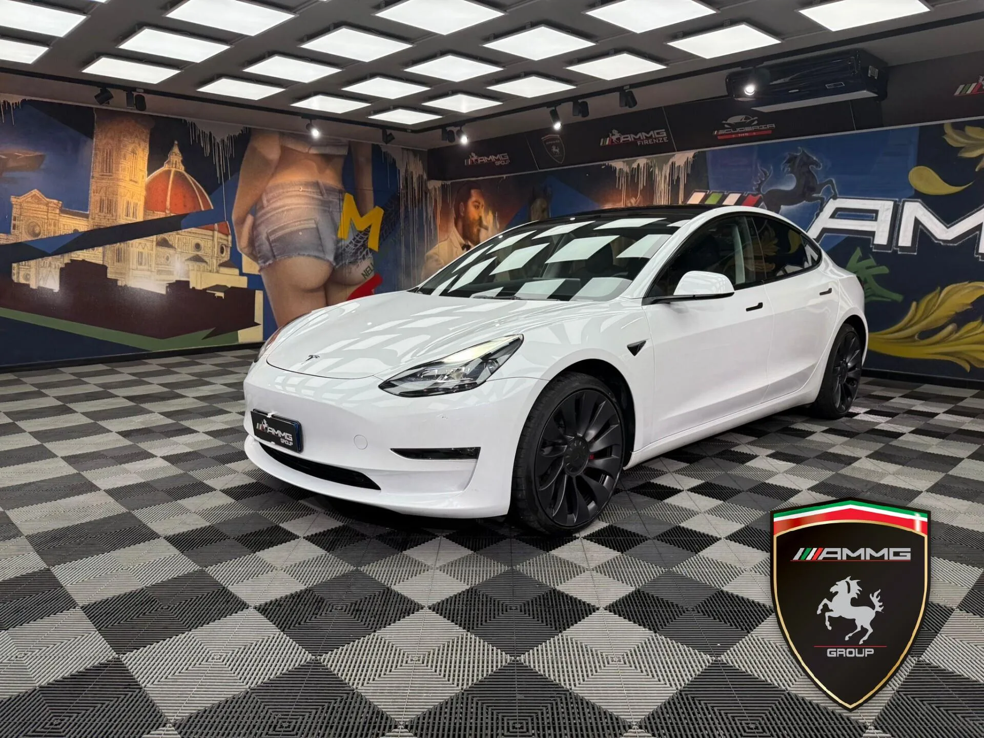 2023 Tesla Model 3 Performance angeboten von einem Fachhändler in Calenzano, Italien, Hauptfoto