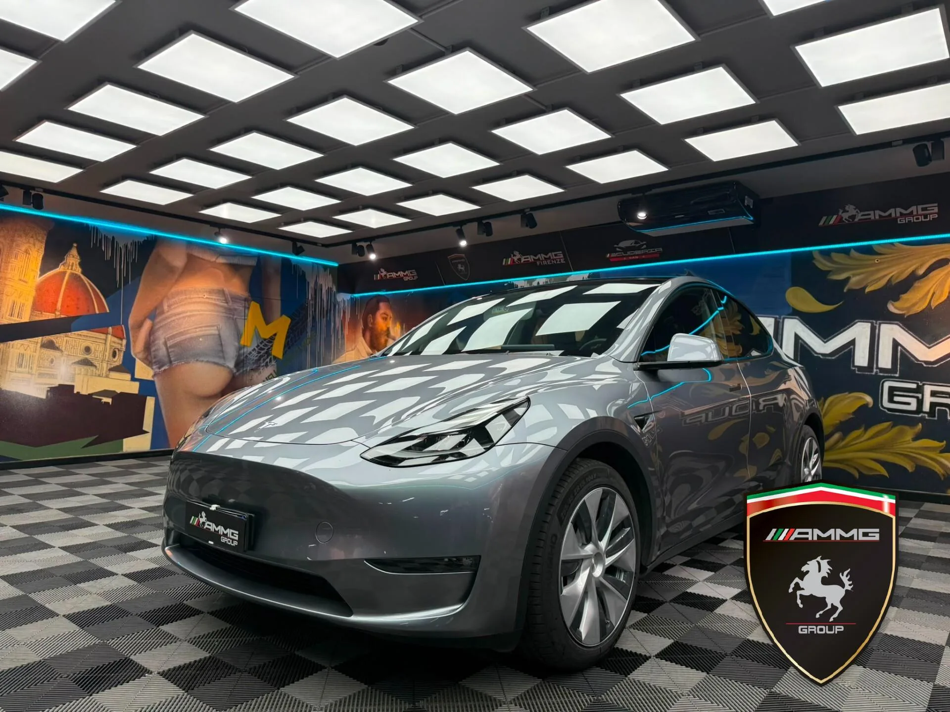 2023 Tesla Model Y Long Range offered by a specialist dealer in Calenzano, Italy, main photo