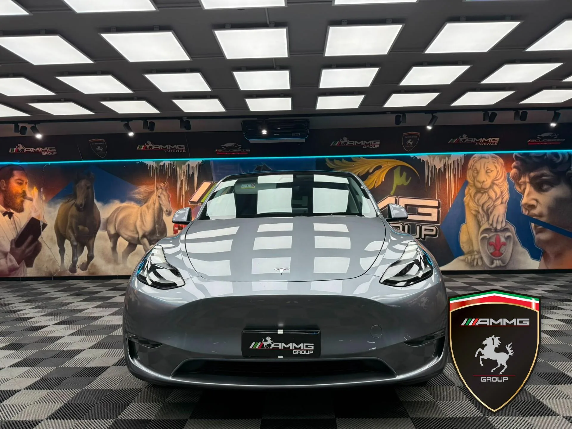 2023 Tesla Model Y Long Range, 2/15