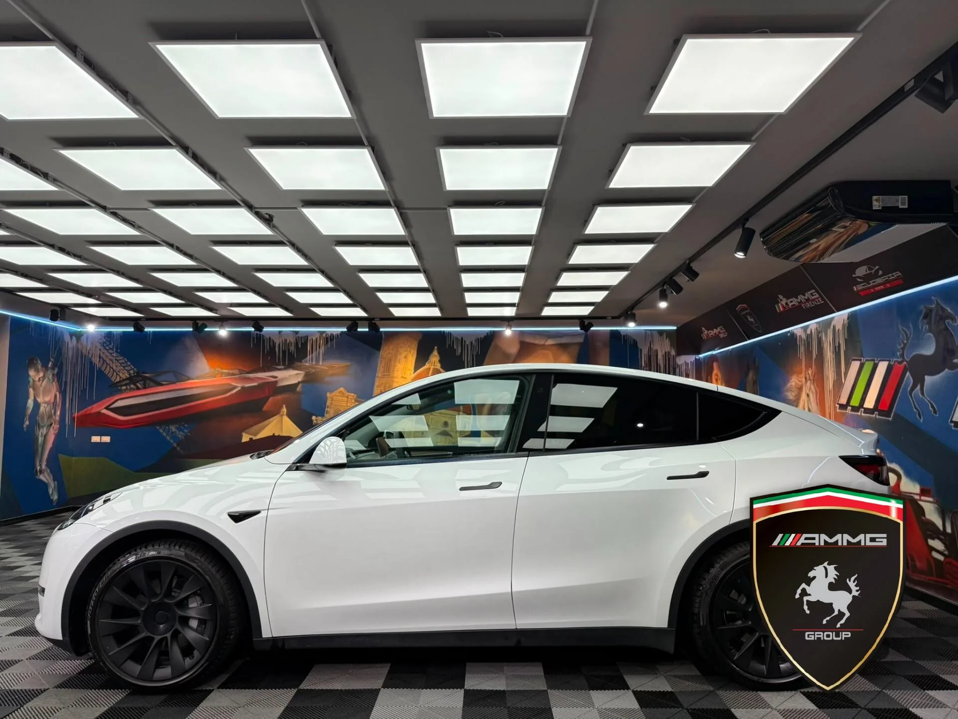 2023 Tesla Model Y Long Range, 4/15