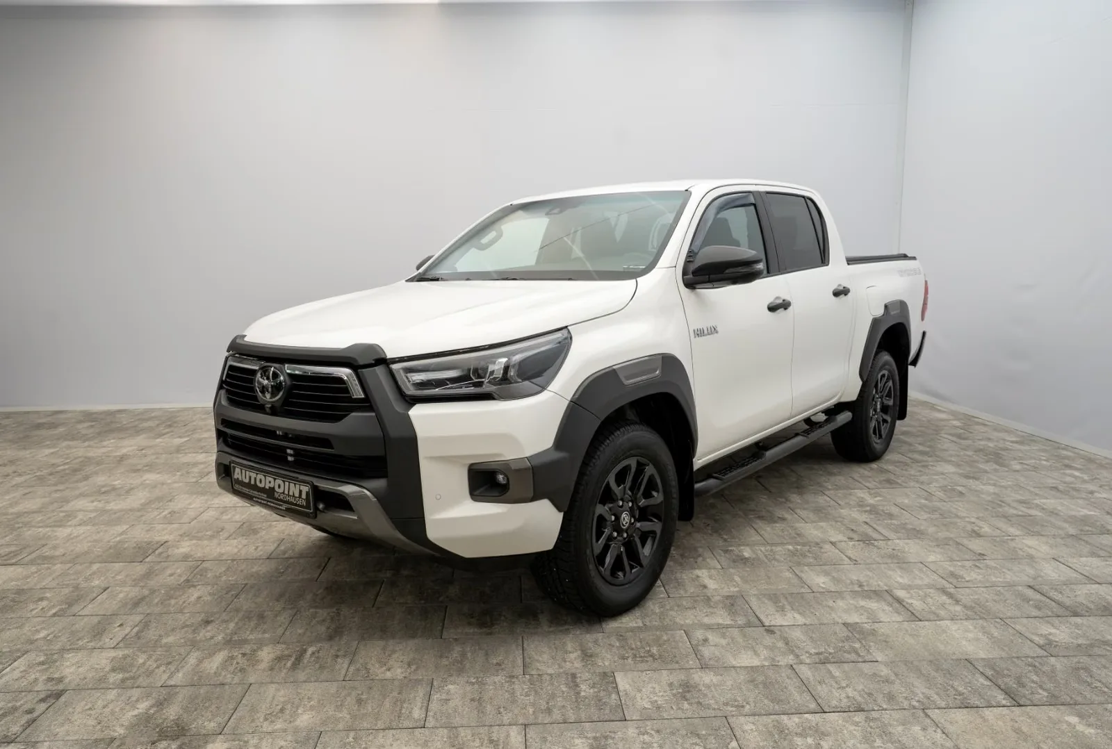 2023 Toyota Hilux Invincible, 8/30