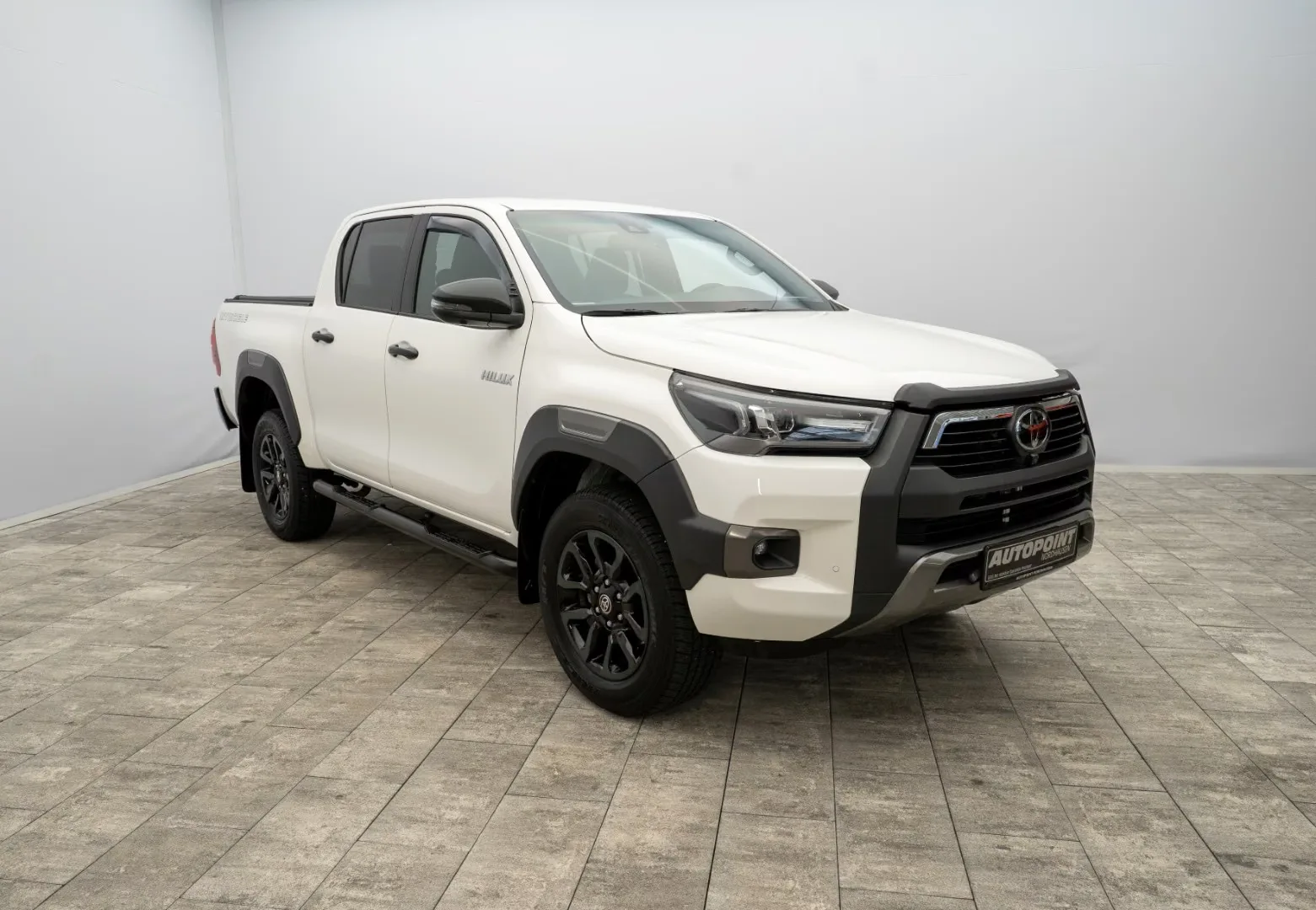 2023 Toyota Hilux Invincible, 9/30