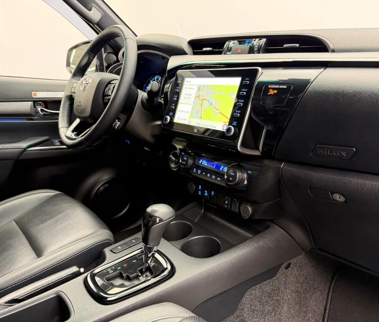 2023 Toyota Hilux Invincible, 12/30