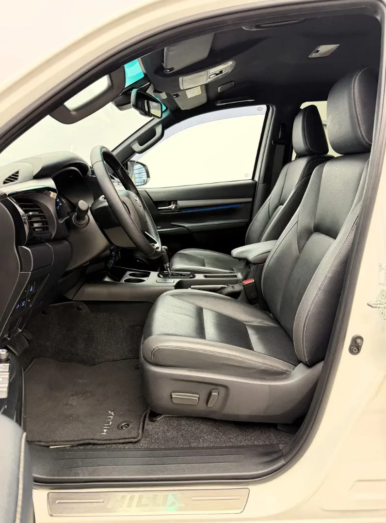 2023 Toyota Hilux Invincible, 17/30