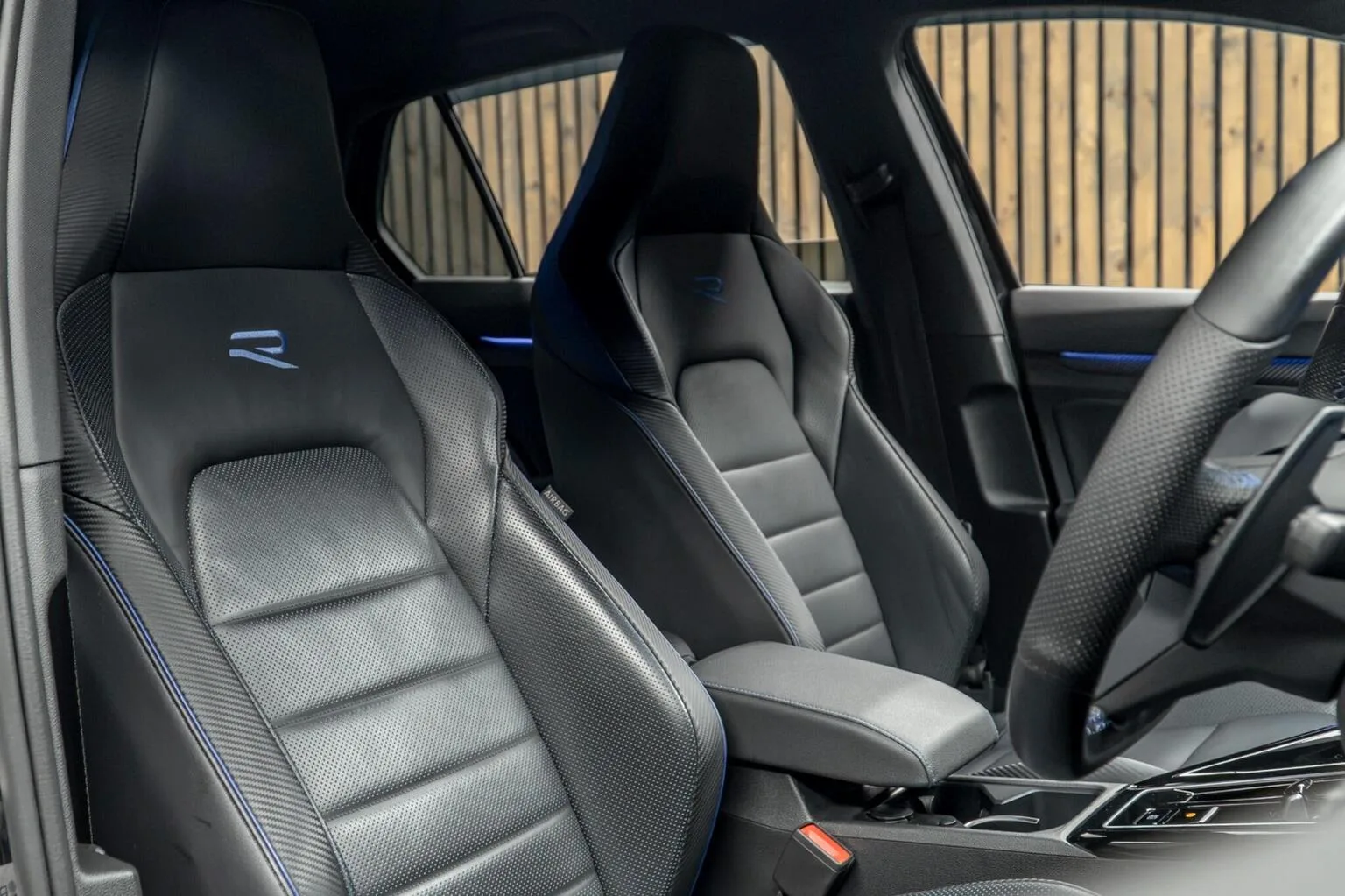 2023 Volkswagen Golf R 20 Years, 2/30