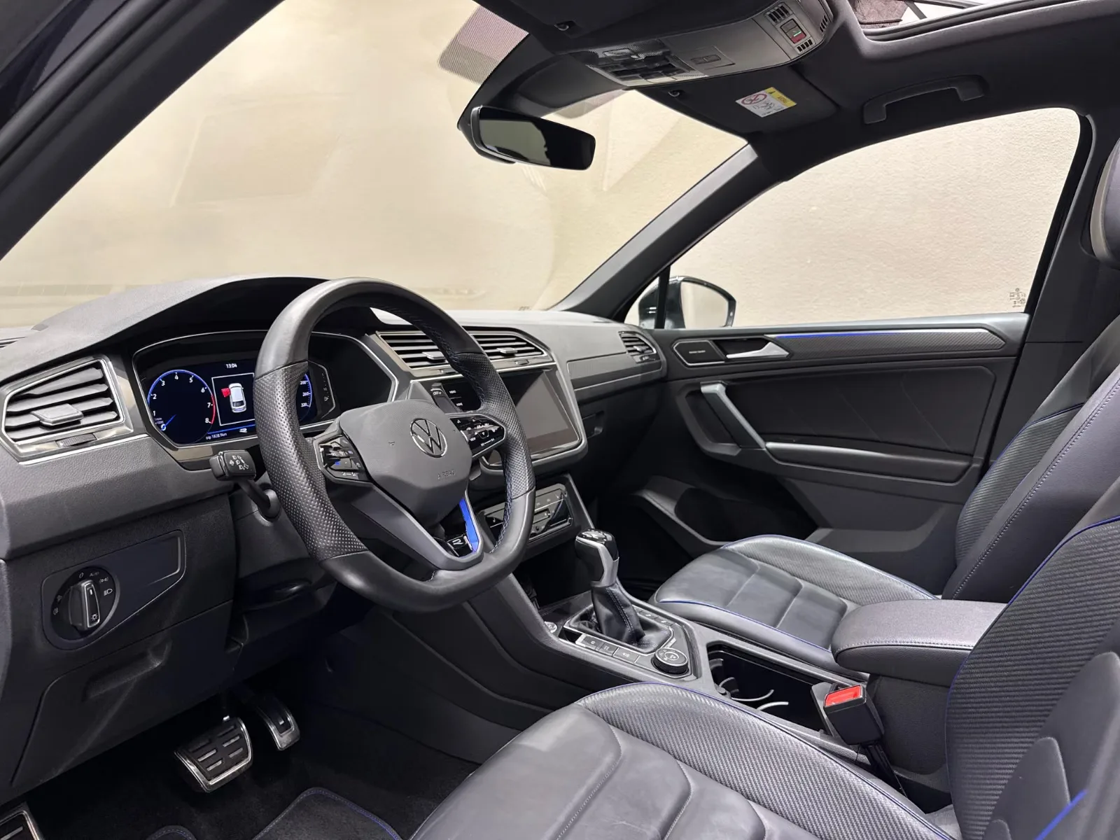 2023 Volkswagen Tiguan R, 8/19